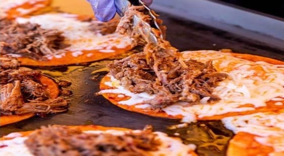Tacos de Birria "El Compadre Guaras" Suc. La Cantera