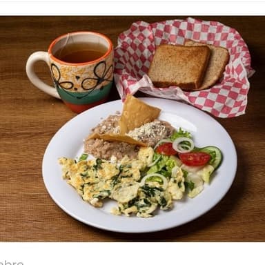 Huevos con Champiñón