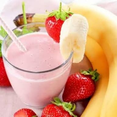 Licuado de fresa y plátano con fresa 16oz