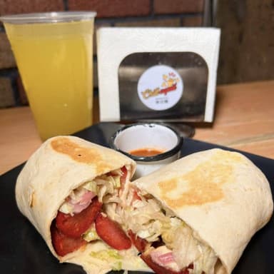 BURRITO CHONCHO JAMON O SALCHICHA ROJA + 1 AGUA DEL DUA