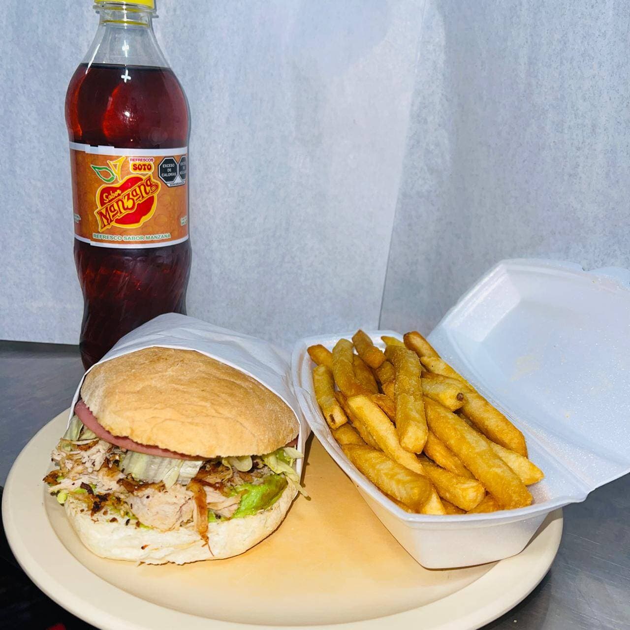 Combo Torta Doble + Papas + Refresco