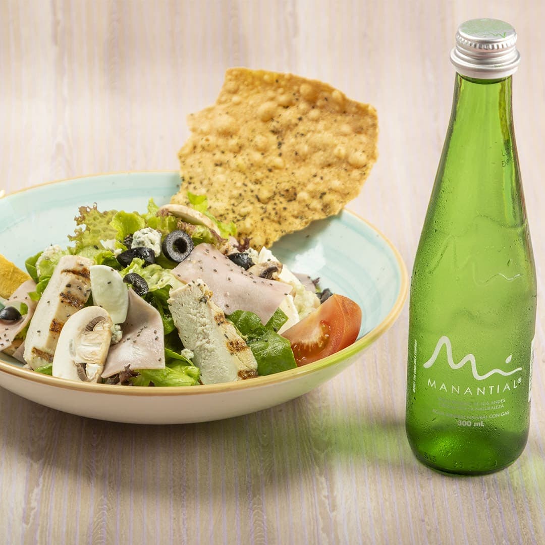 ENSALADA MEXICANA + AGUA MANANTIAL