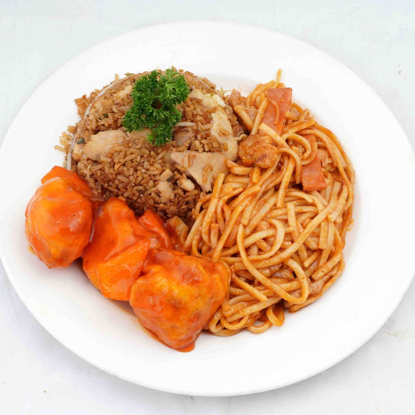 Arroz, agridulces y espaguetis