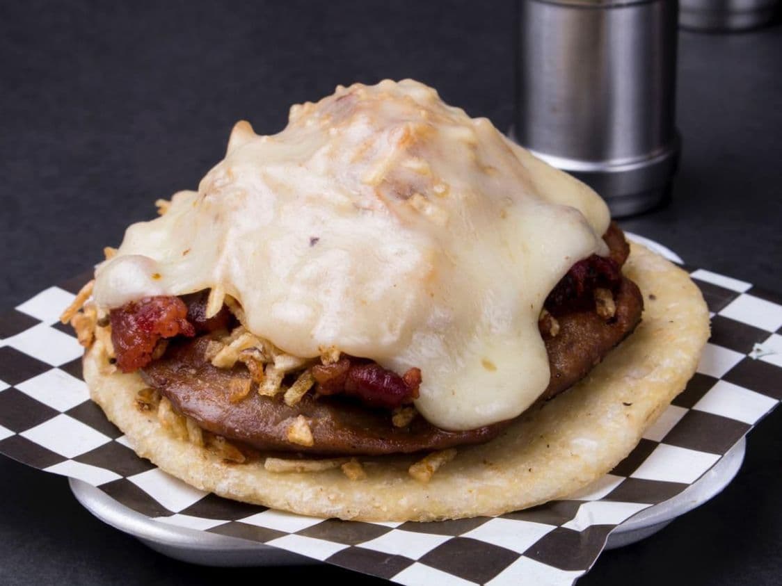 Burger Arepa Sencilla de Pollo