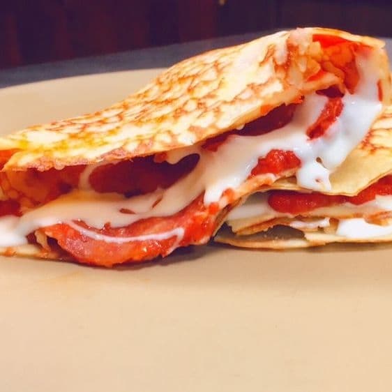 Crepa Salada Queso con Pepperoni