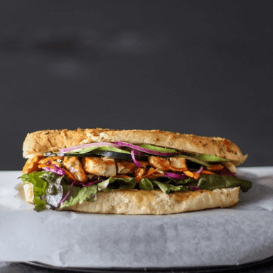Baguette Pollo a la Plancha en salsa de BBQ