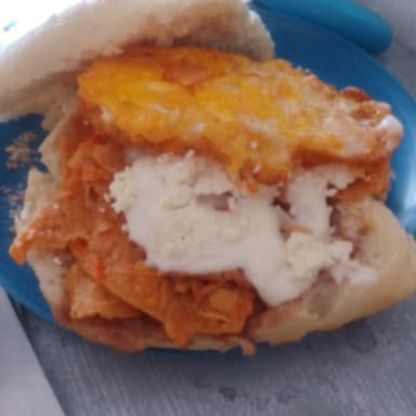 Torta de Chilaquiles