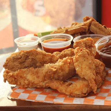 Chicken Tenders + Bebida