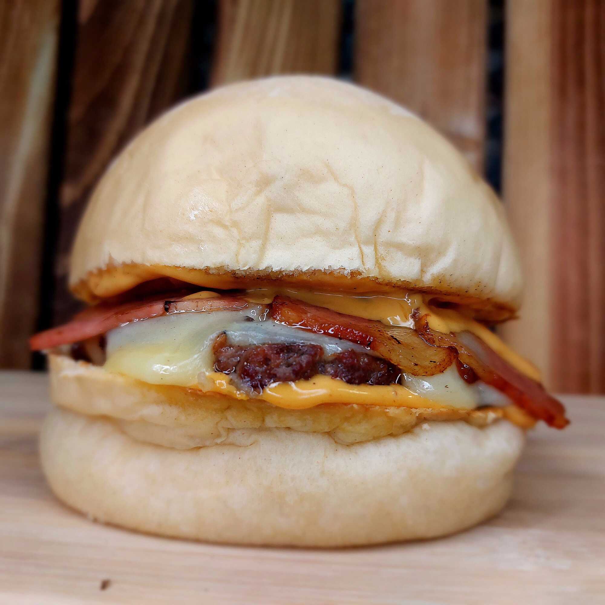 Cheese Burger + papas (promo)