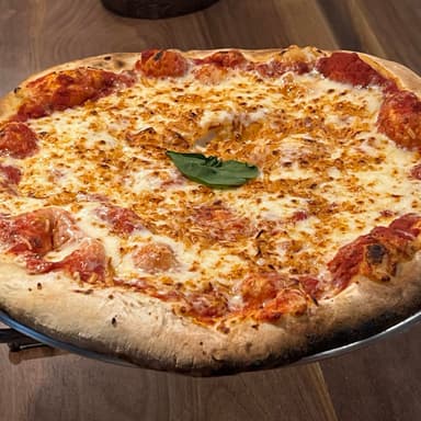 PIZZA DE QUESO