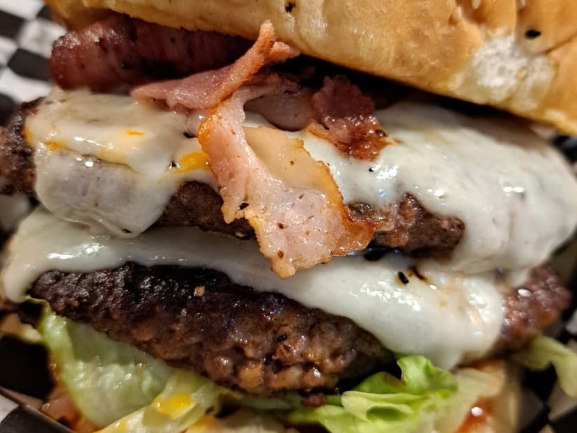 Canibal Burgers & Snacks