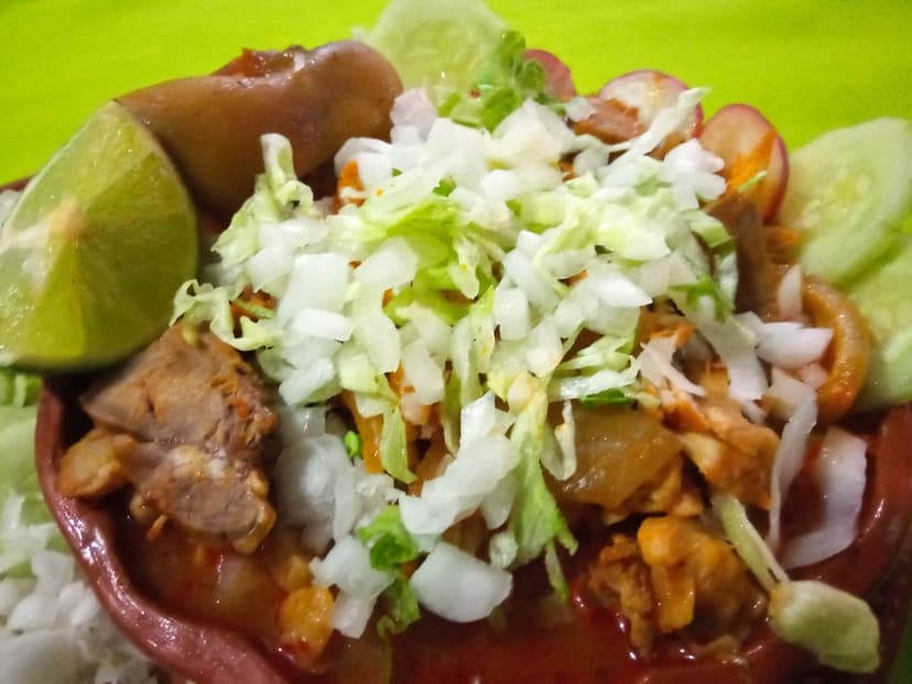 Ricos y Deliciosos  Antojitos Mexicanos Luz