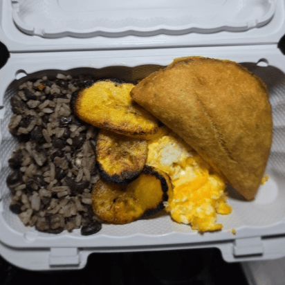 Pinto, Huevo, Platano maduro, Empanadita Bomba