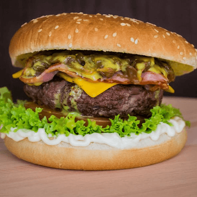 Hamburguesa con Jamón y Salchicha
