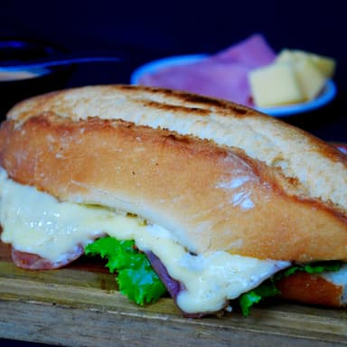 Lonche de Jamón con Queso Gouda