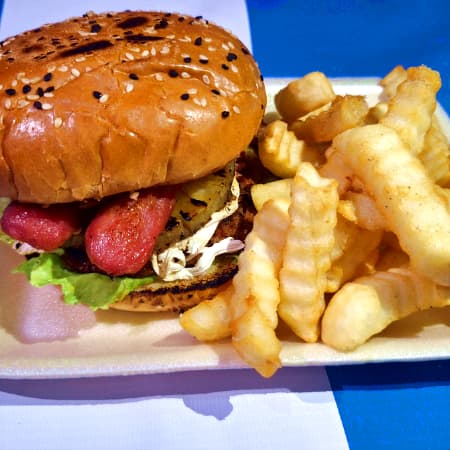 HAMBURGUESA HAWAIANA CON PAPAS Y REFRESCO
