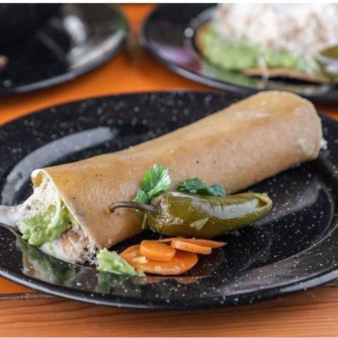 Combo-Taco Especial y 1/2 Caldo Especial