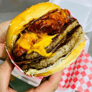 Hamburguesa 🍔 doble carne y boneless 🫡