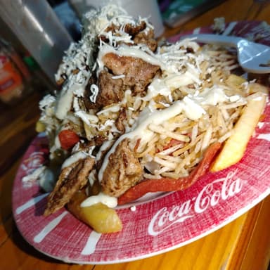 Salchipapa Salchicarne
