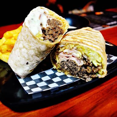 Wrap de carne + porción de papas