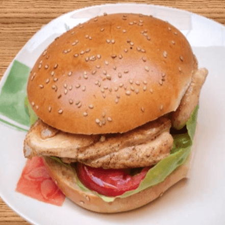 Pan con Filete de Pollo