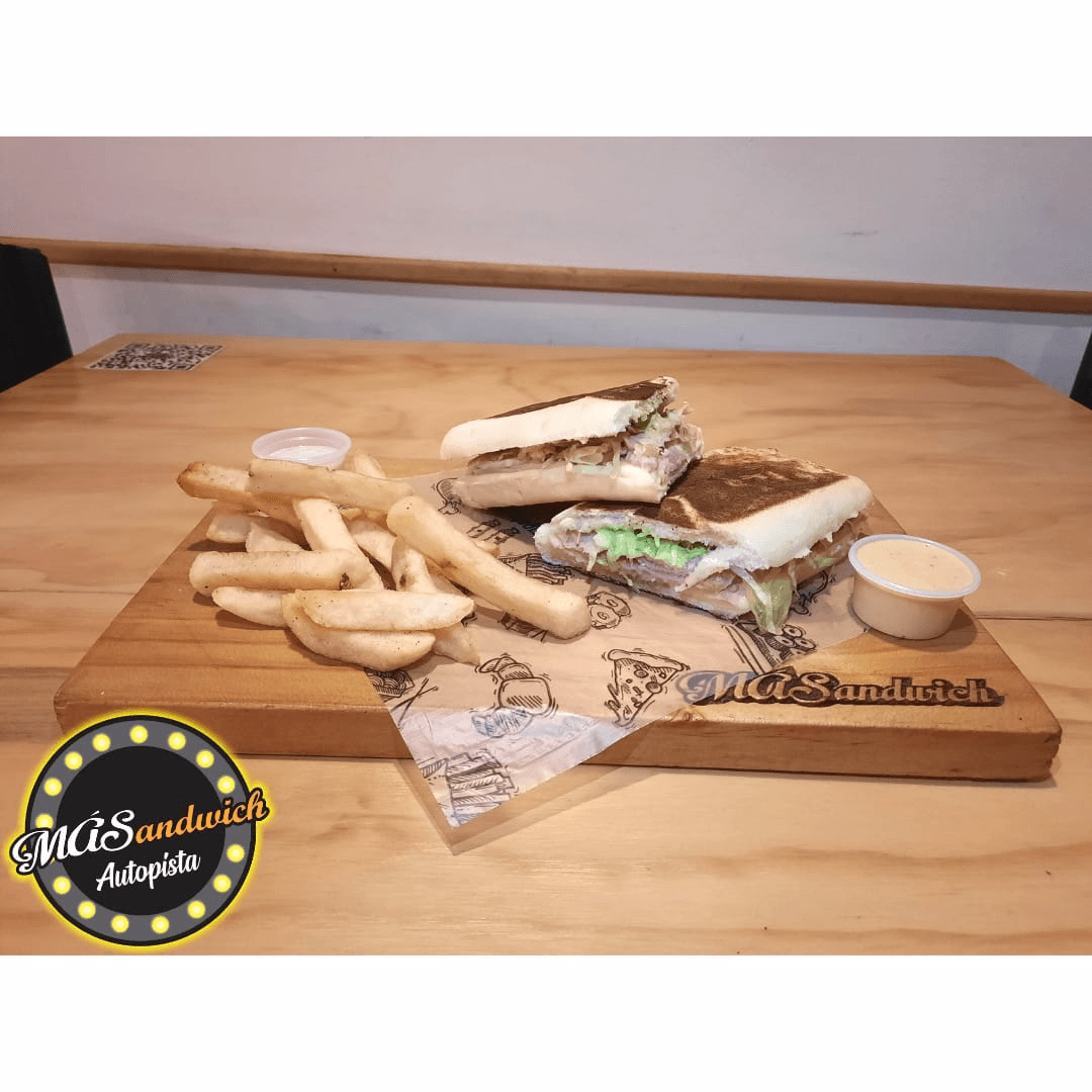 Sandwich de Cordero + Porcion de Papas