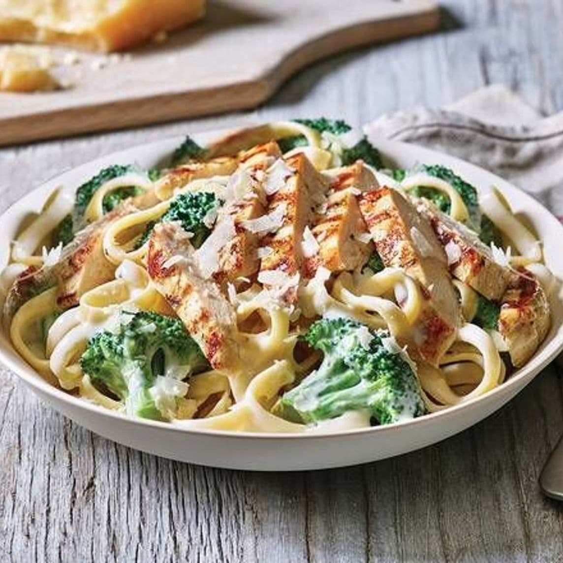 Chicken & Broccoli Alfredo Pasta