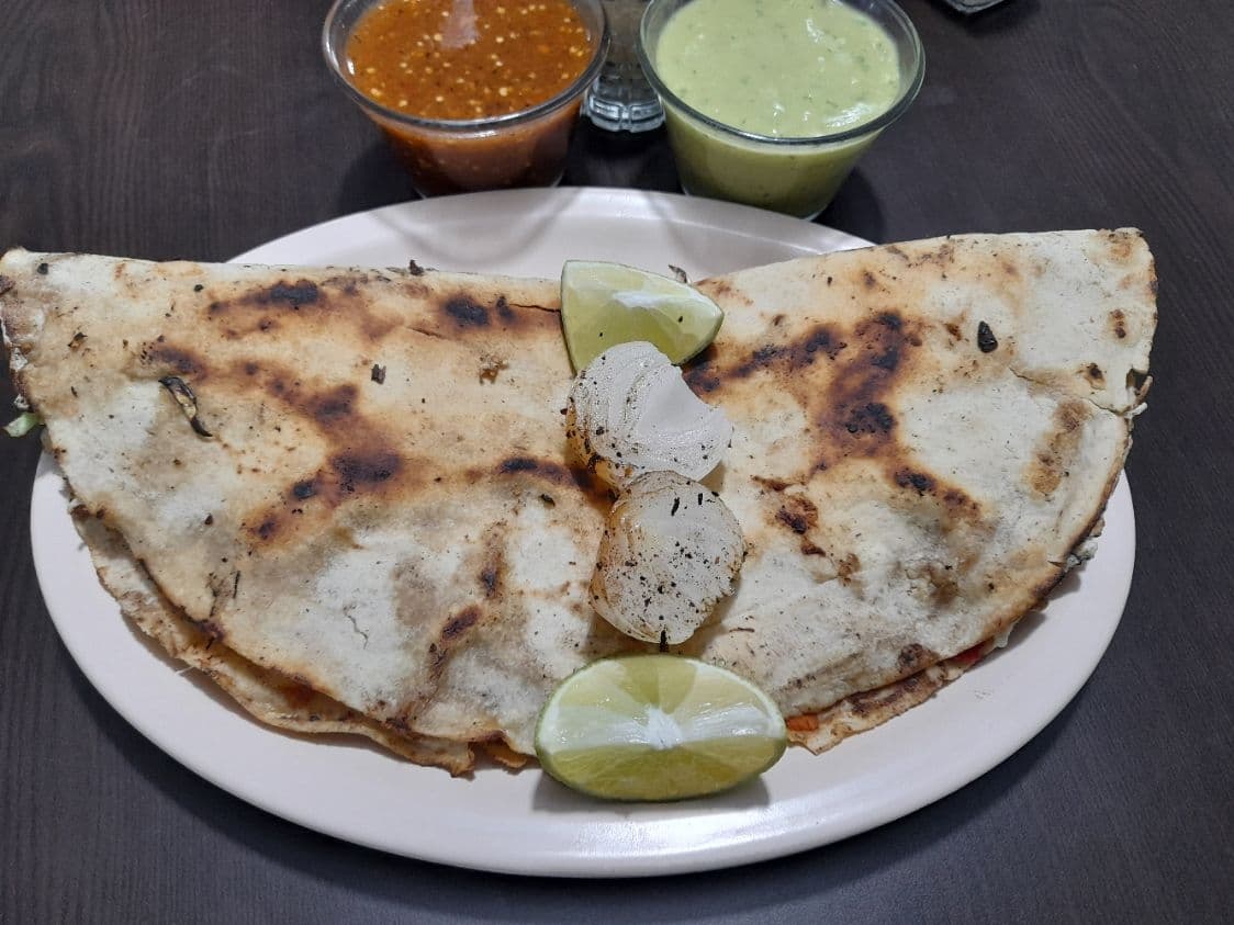 Tlayuda Especial Combinada