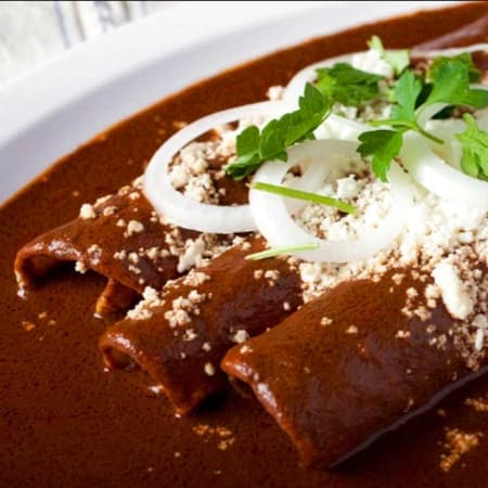 Enmoladas de Coloradito