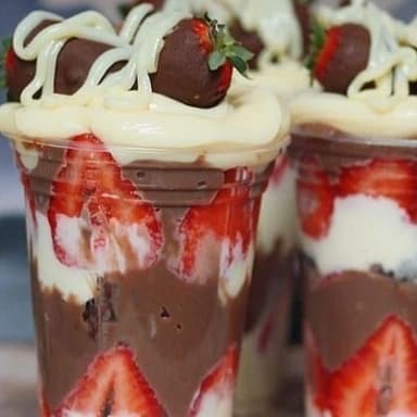 Fresas y Duraznos con Crema 14 Oz