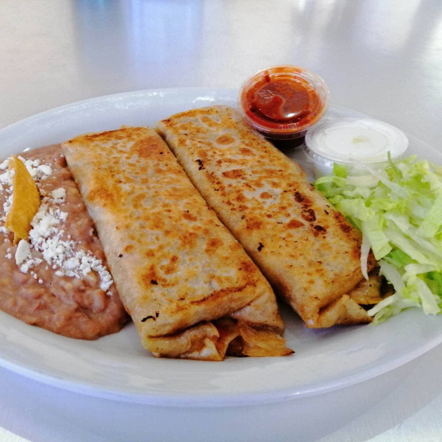 Orden de 2 Chimichangas de Guisado