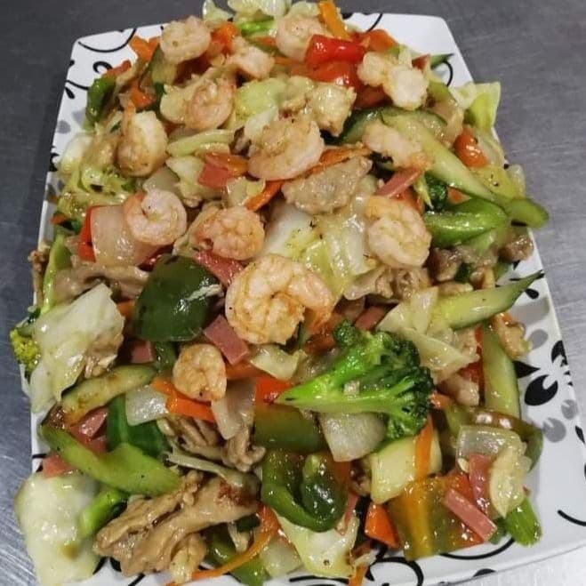 Shop suey pollo y camarón para cinco personas