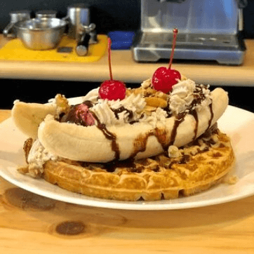 Waffle Banana Split