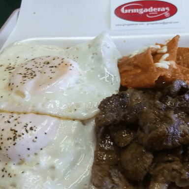 Chilaquiles con Carne Asada