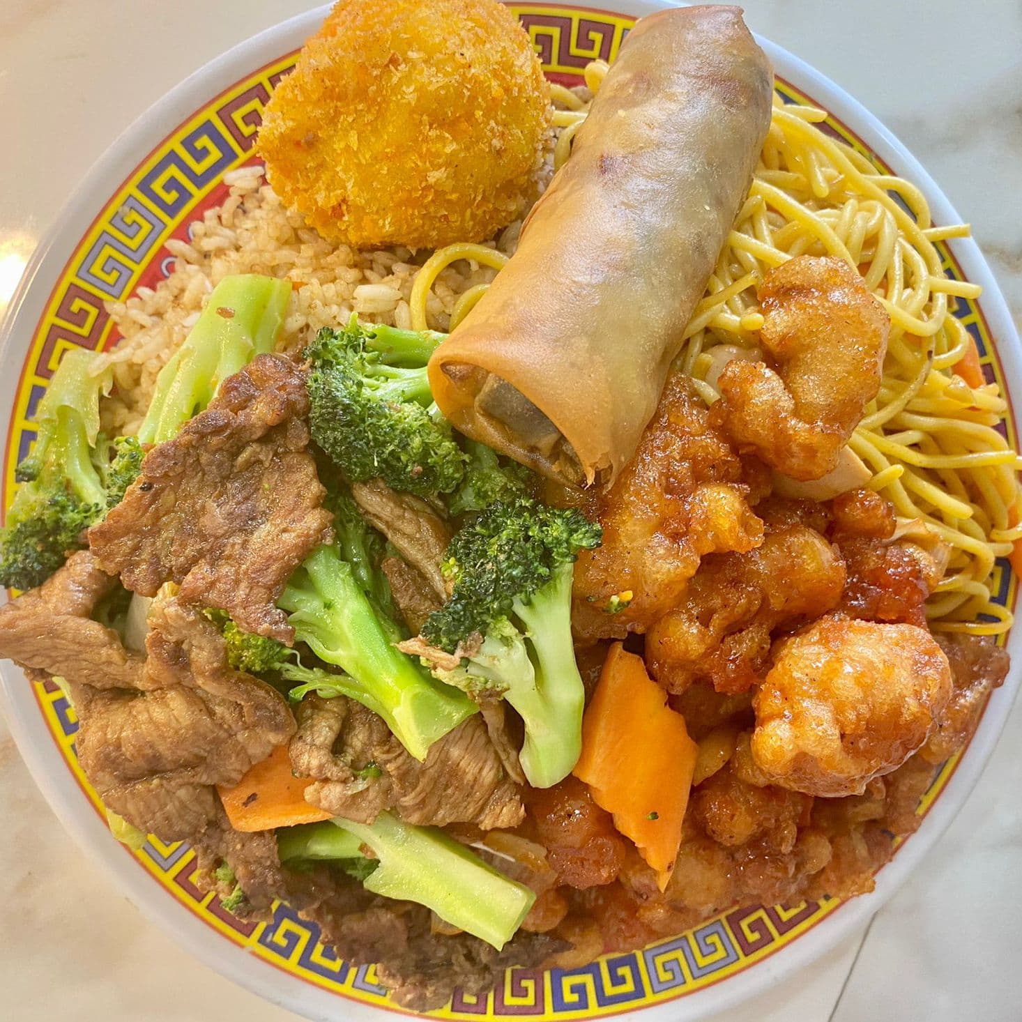 Comida fija B🔥 1春卷 , 1饭团 , 甜酸鸡 , 西兰花牛肉