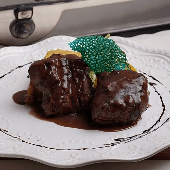 FILETTO DI MANZO AL VINO ROSSO