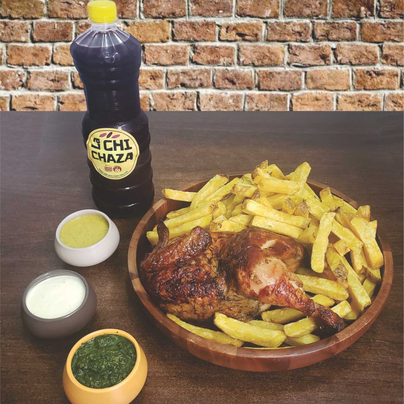 1/2 Pollo + Papas fritas + Cremas + Bebida