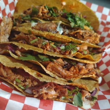 1 taco de birria + Big cola pequeña
