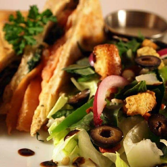Ensalada Pollo César