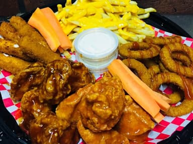 Charola Bravos Boneles+ Papas+dedos de Queso+ Aros