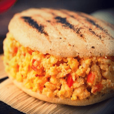 Arepa de Mechada Combinada
