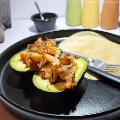 Aguacate Relleno C/ (1 pieza 300gr)
