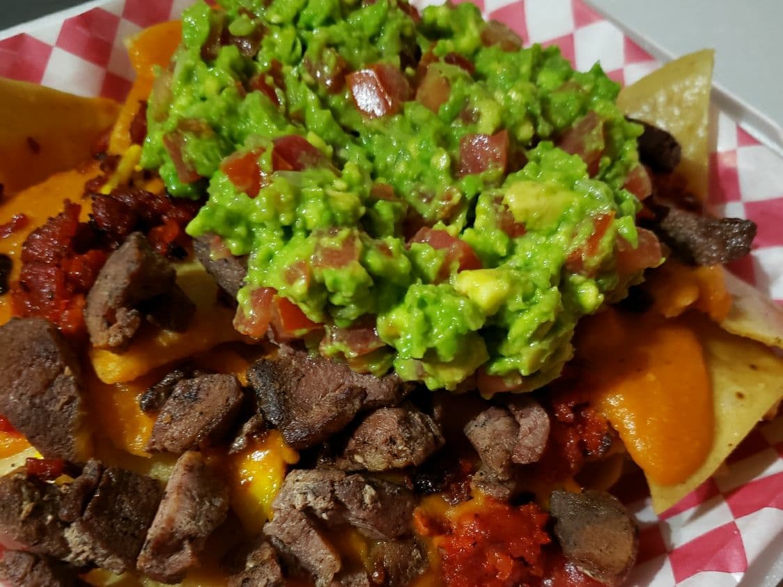 1 Papas Uhlala + 1 Nachos