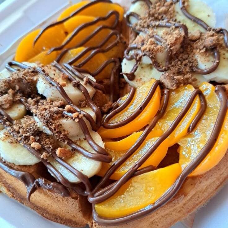 Waffle Durazno-banana CHOKIS