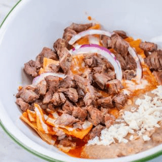CHILAQUILES CON ARRACHERA