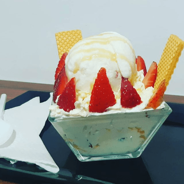 Fresas Con Crema Especial Queso y Helado