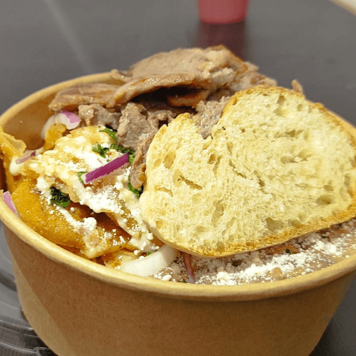 Chilaquiles Rojos con Res