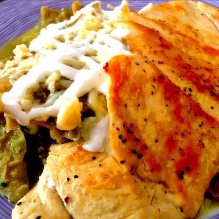 Chilaquiles Verdes con Pechuga Asada