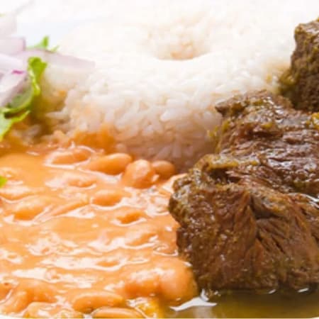 Seco a la Norteña con Frejoles + Inca Kola 500ml