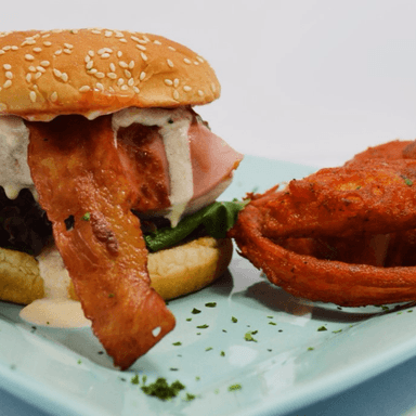 Hamburguesa de Res con Queso Cheddar